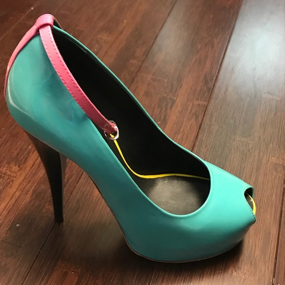 Giuseppe Color Block Peep Toe with Ankle strap - Picture 2 of 8